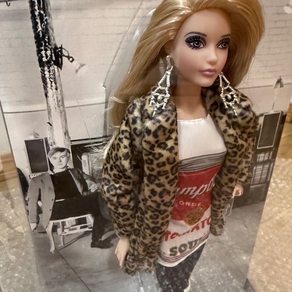SILVER LABEL - Andy Warhol Barbie - MINT 💎 - Picture 3 of 16